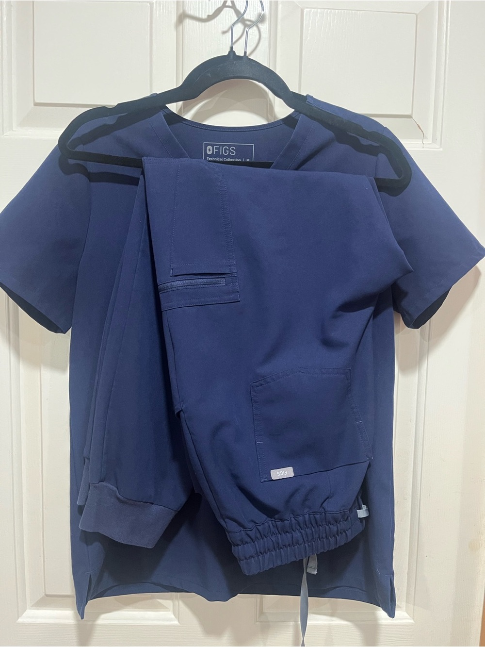 FIGS Navy Blue Catarina Top & Uman Relaxed Joggers in size MEDIUM